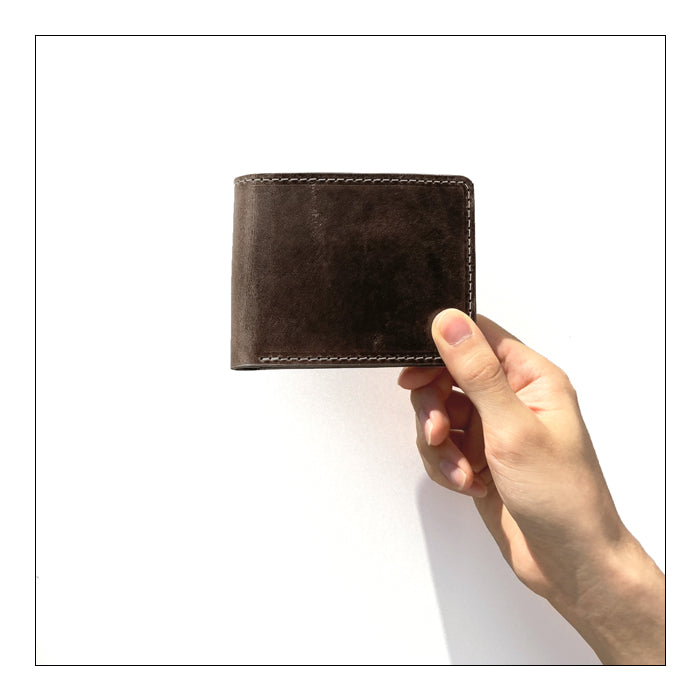 【Leo&Aoi公式ショップ】 ダグラスレザー 二つ折り 財布 本革 サイフ さいふ ウォレット 二つ折り財布 革 イタリア産 レザー メンズ カード収納 小銭入れ コインケース付き 二つ折りサイフ 革財布 メンズ財布 ハンドメイド 革 高級 タンニンなめし【安心の返品保証付き】