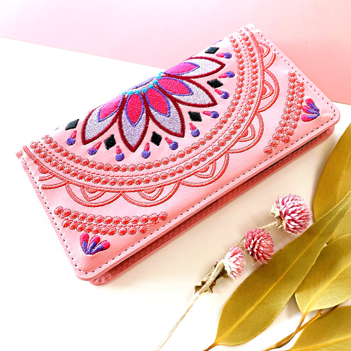 【Leo&Aoi公式ショップ】 エスニック刺繍 スマホケース 手帳型ケース 100機種以上対応