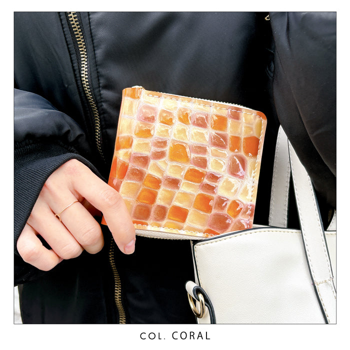【Leo&Aoi公式ショップ】 ちょっと上品なステンドグラス ラウンド型二つ折り財布 エナメル ステンドグラス風 財布 レディース 本革 二つ折り財布 ラウンドファスナー ラウンド型財布 小銭入れ 二つ折り コンパクト 薄型 カード入れ 革財布 ウォレット コインケース付き ハンドメイド 型押し【安心の返品保証付き】