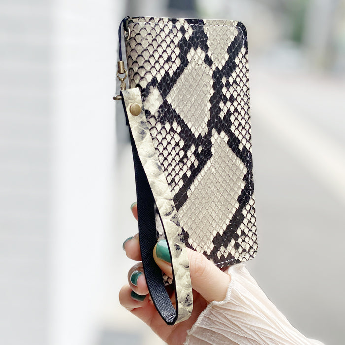 【Leo&Aoi公式ショップ】 ダイヤモンド パイソン ストラップ 本革 マルチストラップ 携帯ストラップ レザー 携帯 スマホ キーホルダー パスケース 定期入れ リストストラップ 革 山羊革 手帳型 スマホケース スマホカバー 手帳型ケース 落下防止 型押し レディース メンズ ヘビ柄 へび柄 紐ストラップ 【安心の返品保証付き】