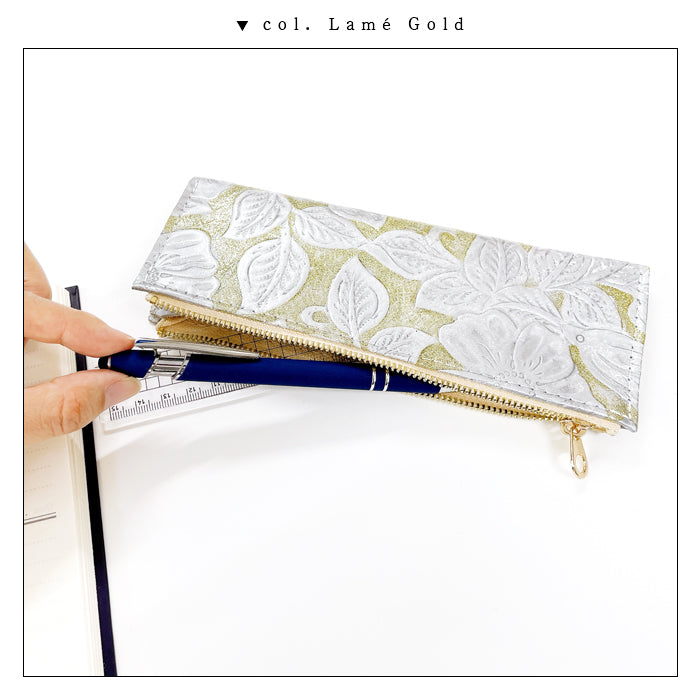 【Leo&Aoi公式ショップ】 ラメフラワー 型押し ペンケース 本革 筆箱 レザー ペン入れ コンパクト スリム 文具 筆記用具 ふで箱 収納 革 上品 花 フラワー お洒落 高級 ペン ケース 【安心の返品保証付き】