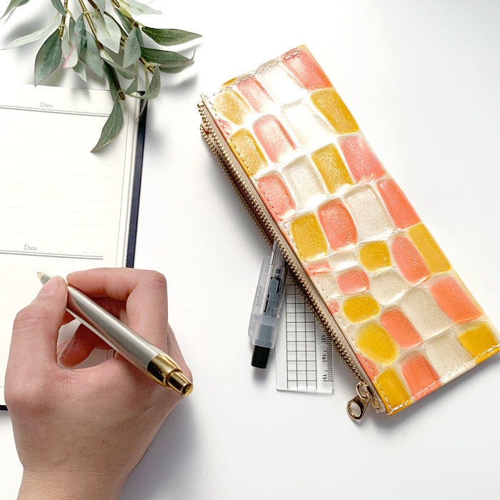 【Leo&Aoi公式ショップ】 ステンドグラス ペンケース 本革 筆箱 レザー ペン入れ コンパクト スリム 文具 筆記用具 ふで箱 収納 革 上品 かわいい お洒落 高級 ペン ケース 【安心の返品保証付き】