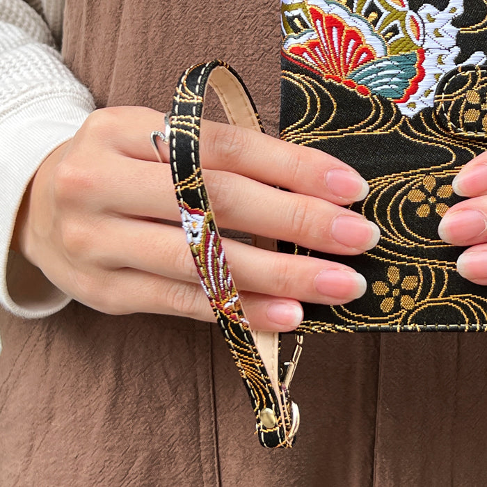 【Leo&Aoi公式ショップ】 西陣織 月影 ナスカン付き ストラップ マルチストラップ 携帯ストラップ 携帯 スマホ キーホルダー パスケース 定期入れ リストストラップ 手帳型 スマホケース 落下防止 レディース 金襴 和柄 和風 高級 華やか 着物 【安心の返品保証付き】