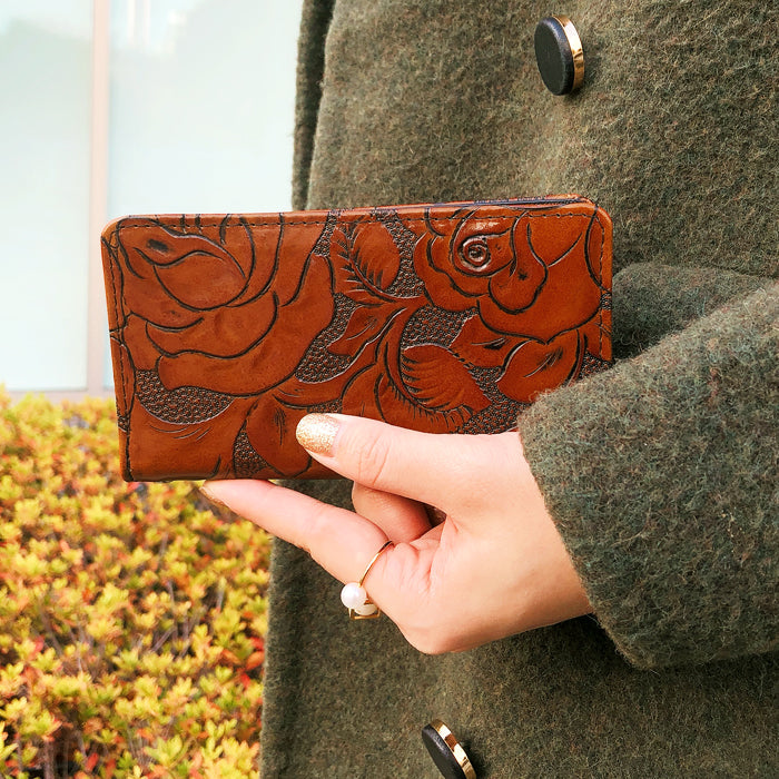 【Leo&Aoi公式ショップ】 iPhone 17 pro iphone17pro ケース カバー 手帳型 本革 アンティーク調 ローズ 型押し 手帳型ケース アイフォン17プロ スマホケース 【安心の返品保証付き】