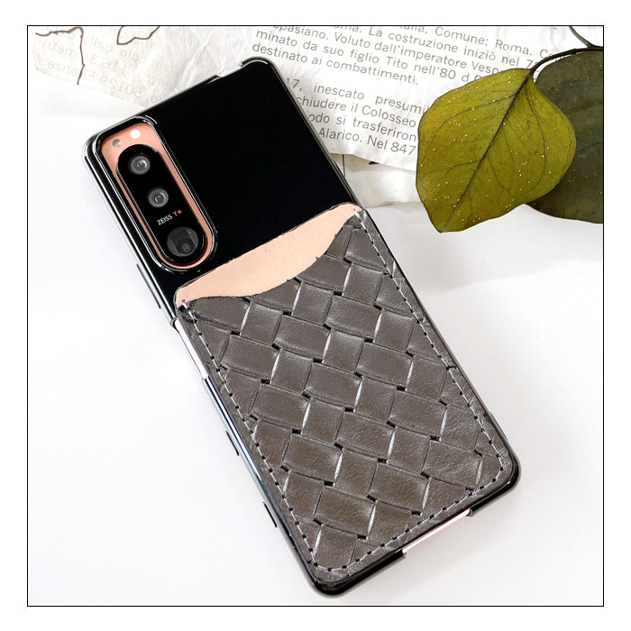 【Leo&Aoi公式ショップ】 メタリック 編み込み風 スマホ カード収納 カードケース 本革 型押し 貼り付け 背面 薄型 カードポケット 背面収納 レザー ポケット カード入れ スリム ICカード 定期入れ シール CARD POCKET レディース メンズ 女性 男性 ゴールド シルバー ブロンズ 【安心の返品保証付き】